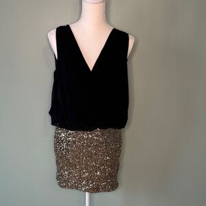 Sequins bottom mini dress